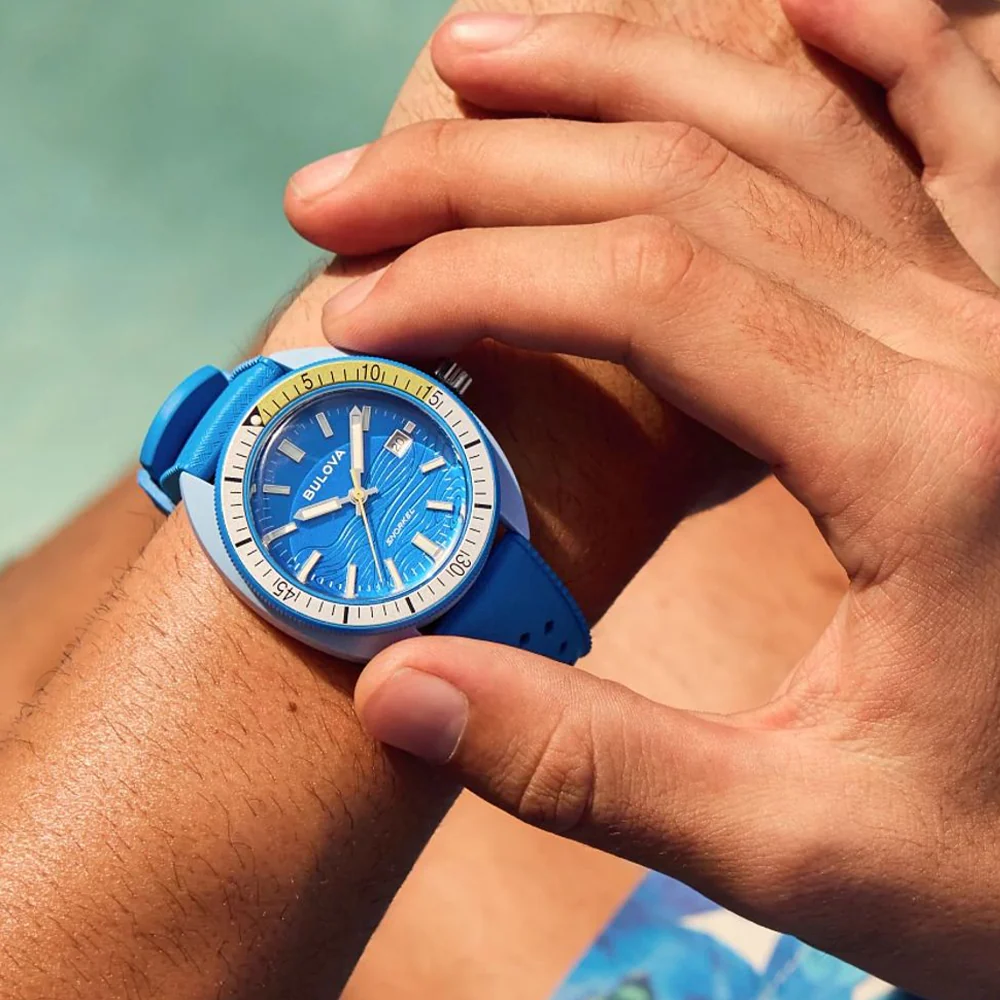 Snorkel Blue Tang Fish 41mm - Blue on Rubber Strap - Image 2