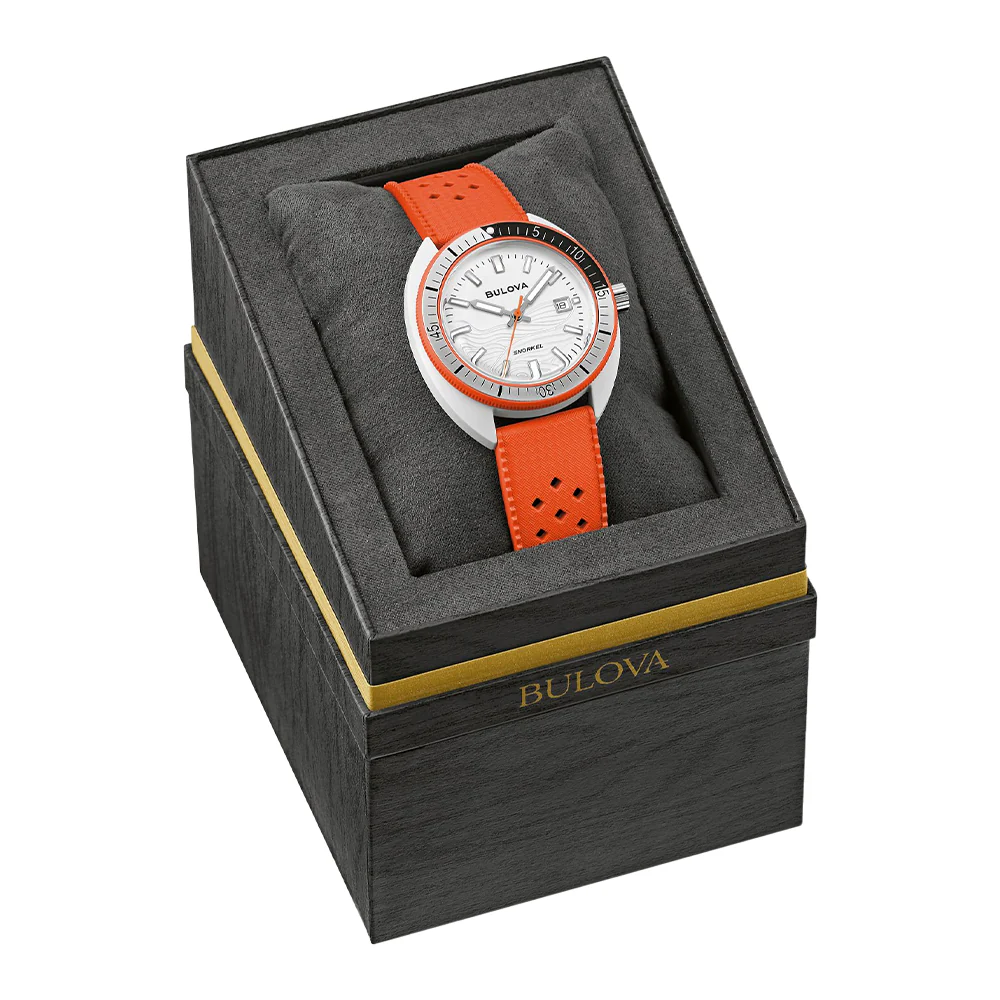 Snorkel Clownfish 41mm - White on Rubber Strap - Image 5