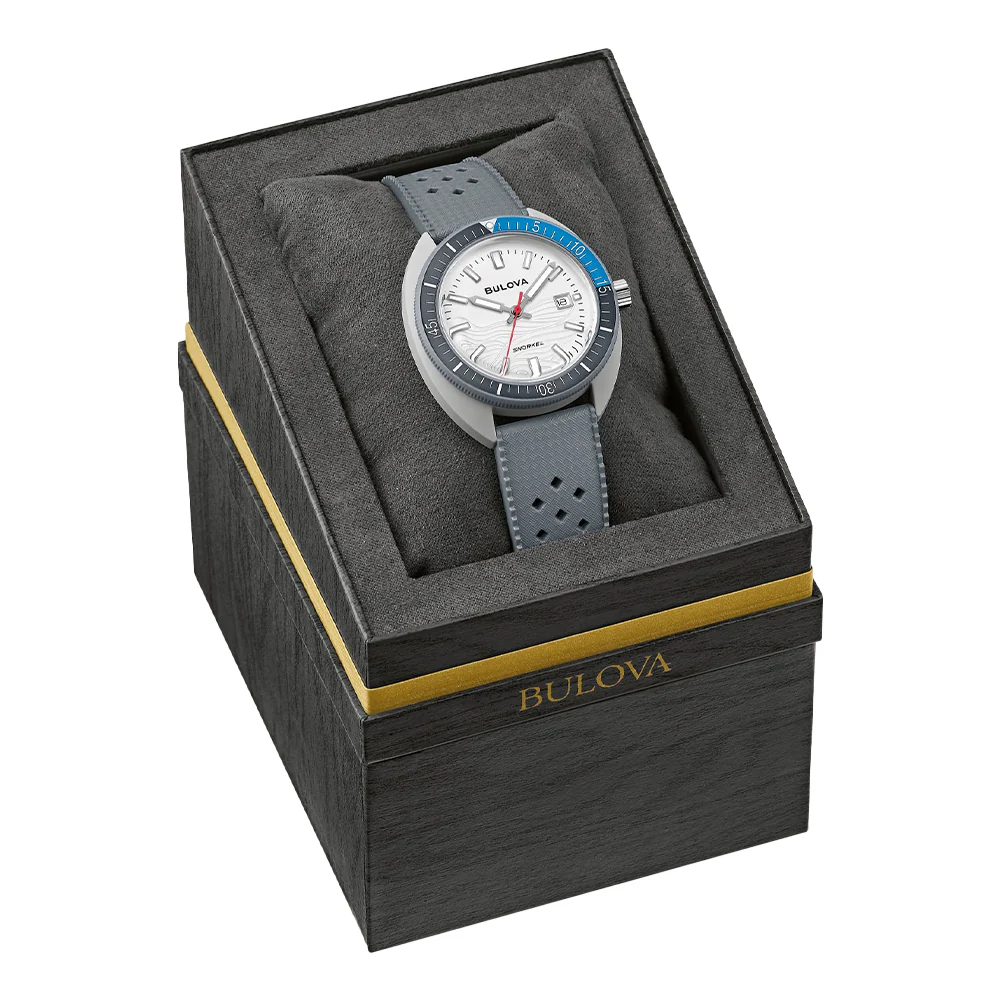 Snorkel Great White Shark 41mm - White on Rubber Strap - Image 6