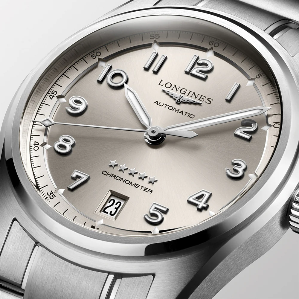 Spirit 37mm - Champagne on Bracelet - Image 3