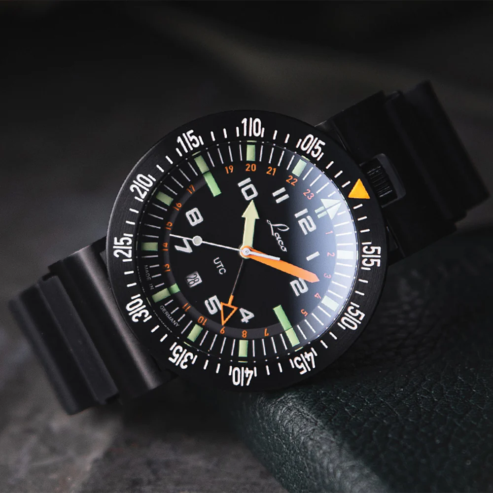 Squad Atacama UTC Quartz 46mm - Black on Rubber Strap - Image 2