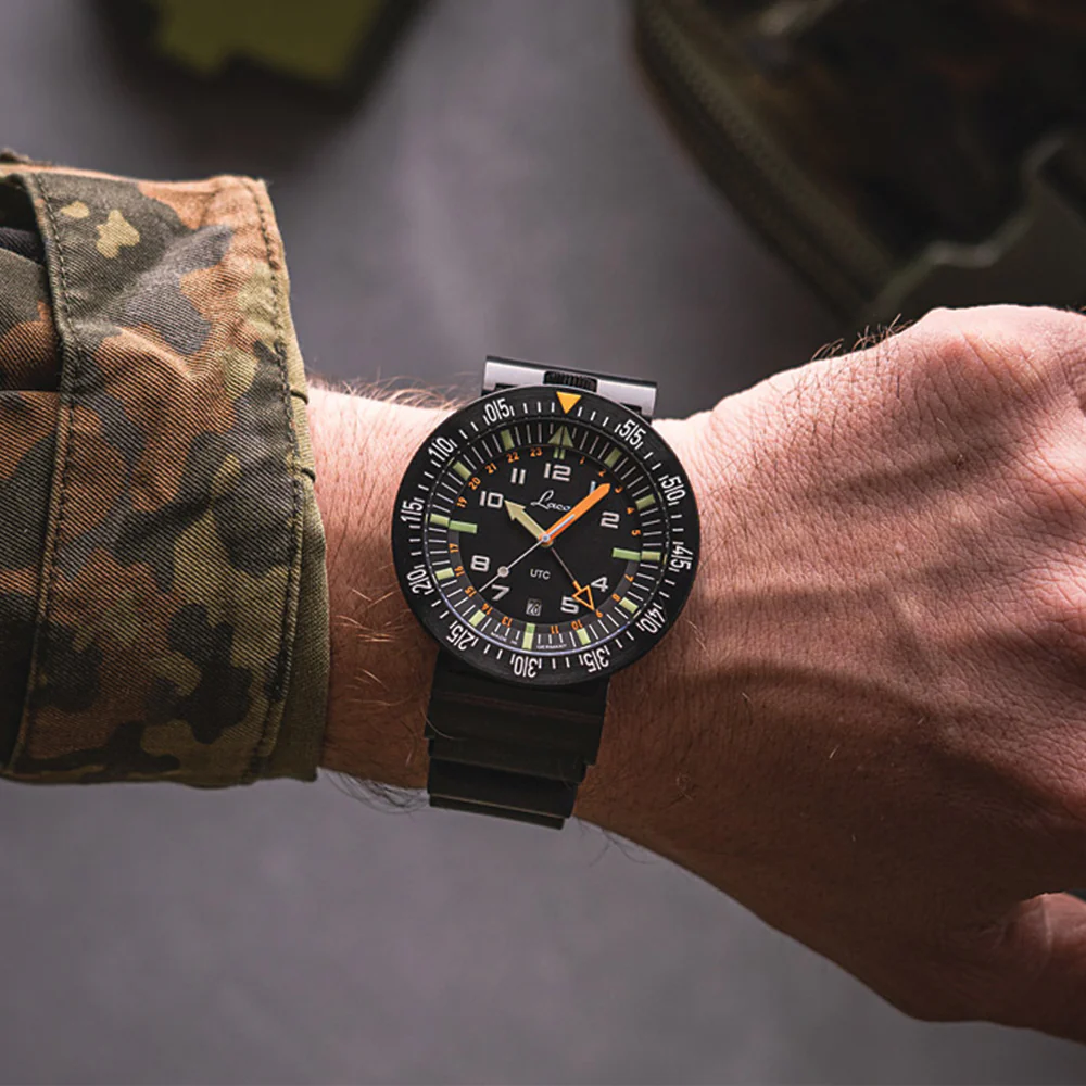 Squad Atacama UTC Quartz 46mm - Black on Rubber Strap - Image 3