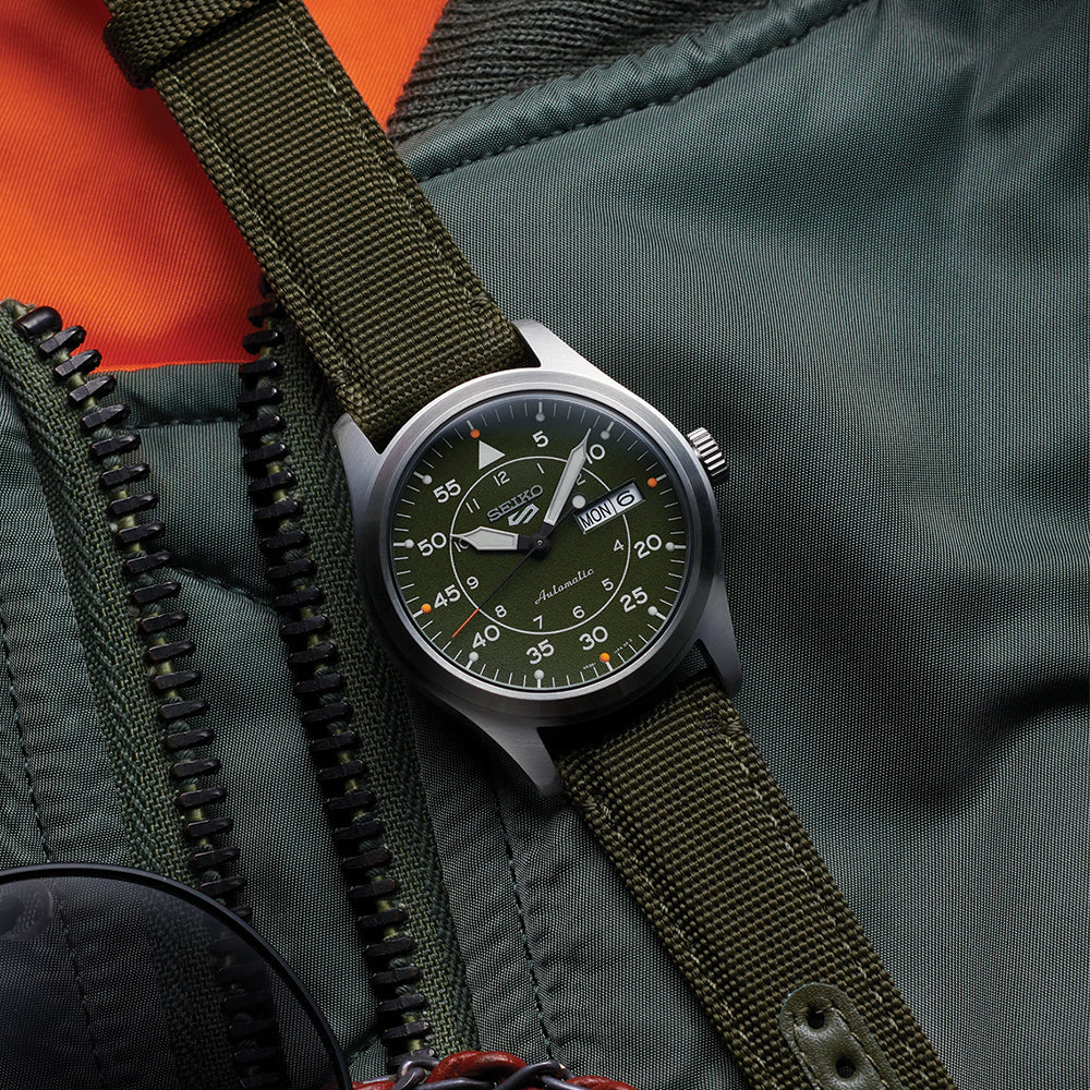 SRPH29 5 Sports 39.4mm - Green on Fabric Strap - Image 2