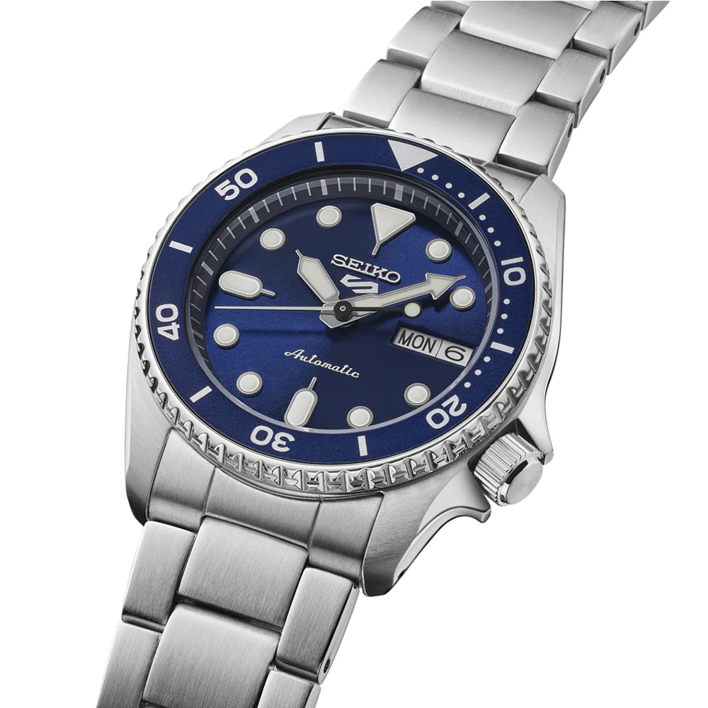SRPL77 5 Sports SKX 38mm - Blue on Bracelet - Image 2