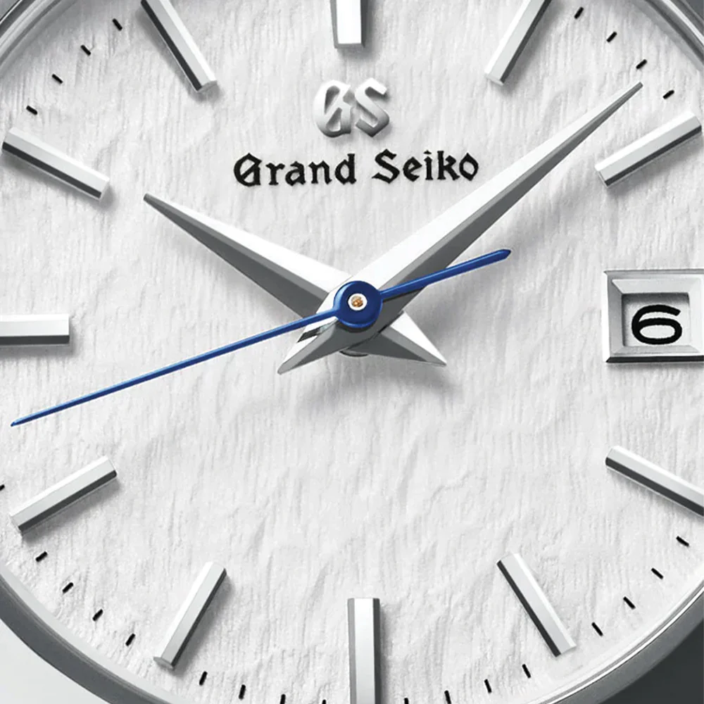 STGF359 "Snowflake" Heritage Quartz 28.9mm - White on Bracelet - Image 2