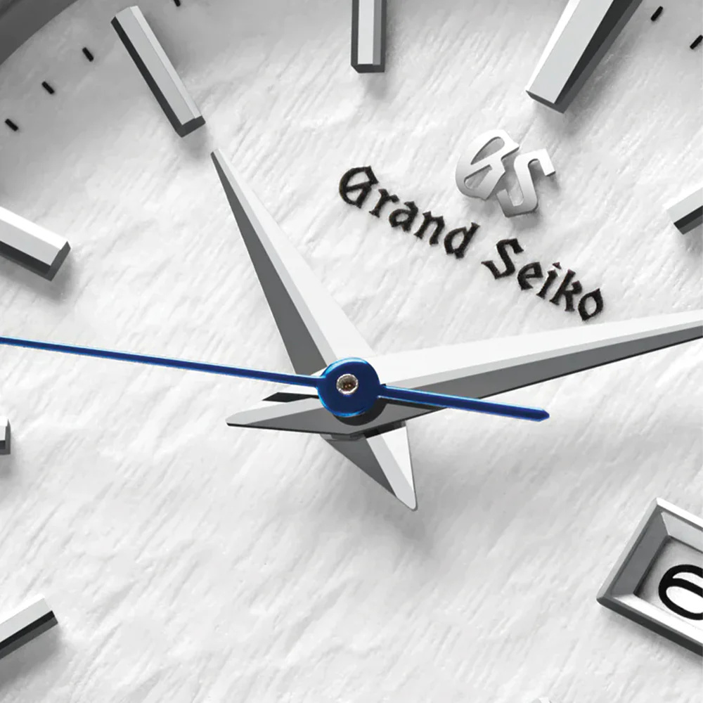 STGF359 "Snowflake" Heritage Quartz 28.9mm - White on Bracelet - Image 3