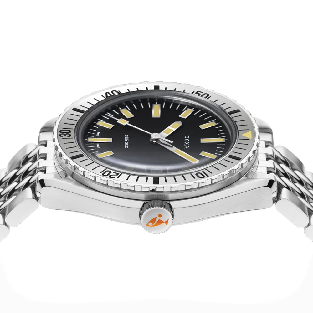 SUB 200 Sharkhunter 42mm - Black on Bracelet - Image 3