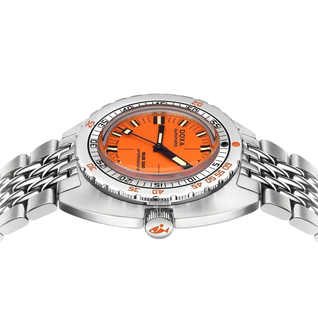 SUB 300 Professional 42.5mm - Orange on Bracelet - Image 3
