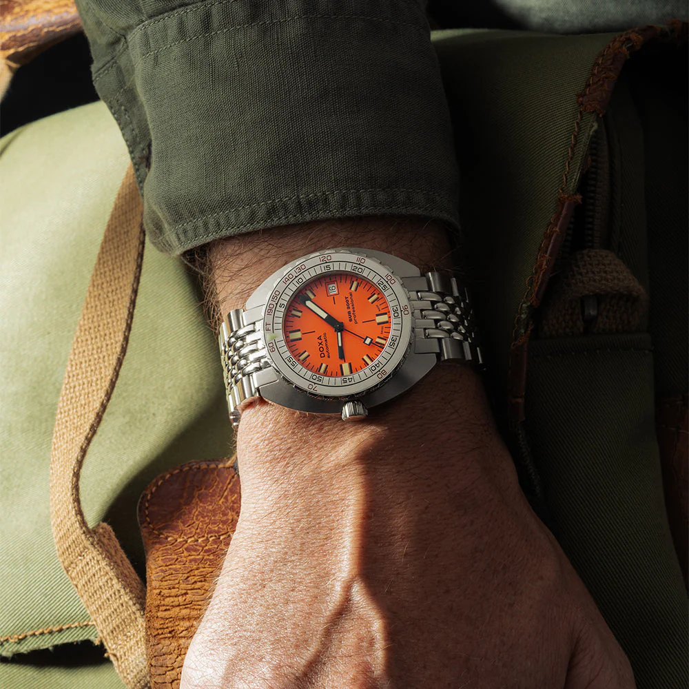 SUB 300T Aristera Professional 42.5mm - Orange on Bracelet - Image 3