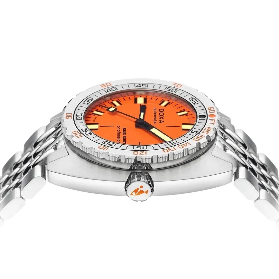 SUB 300T Professional 42.5mm - Orange on Bracelet - Image 3