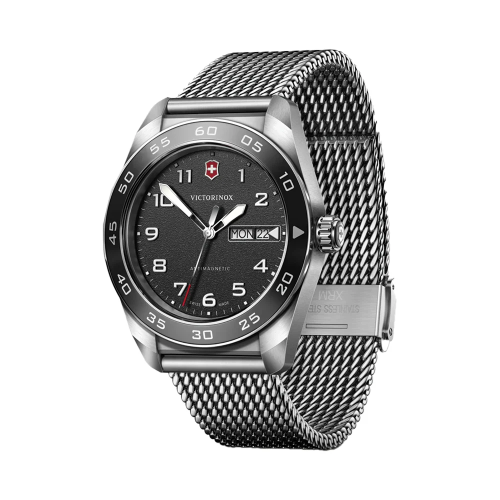 Swiss Army Quartz 42mm - Black on Bracelet - Image 2