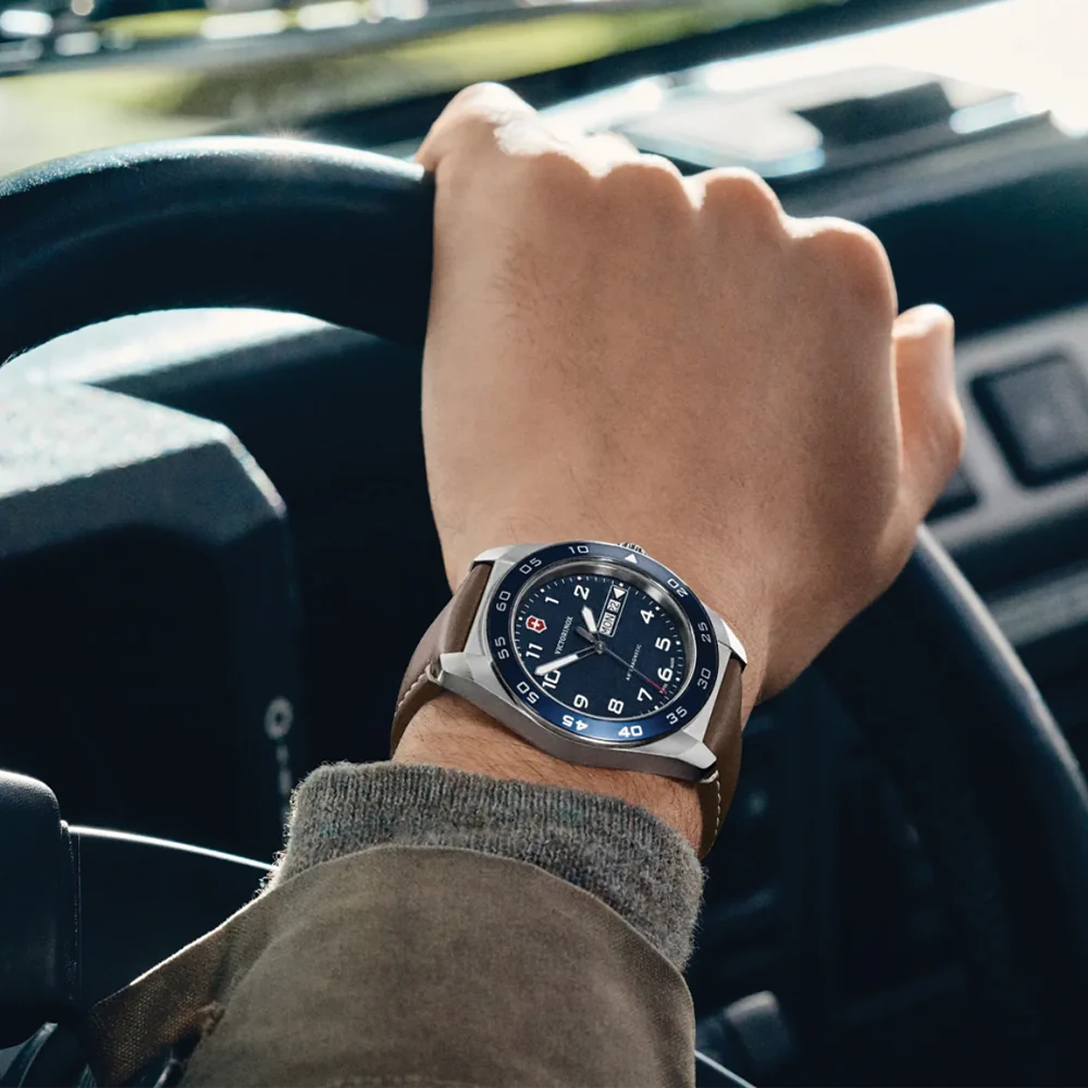 Swiss Army Quartz 42mm - Blue on Brown Leather Strap - Image 3