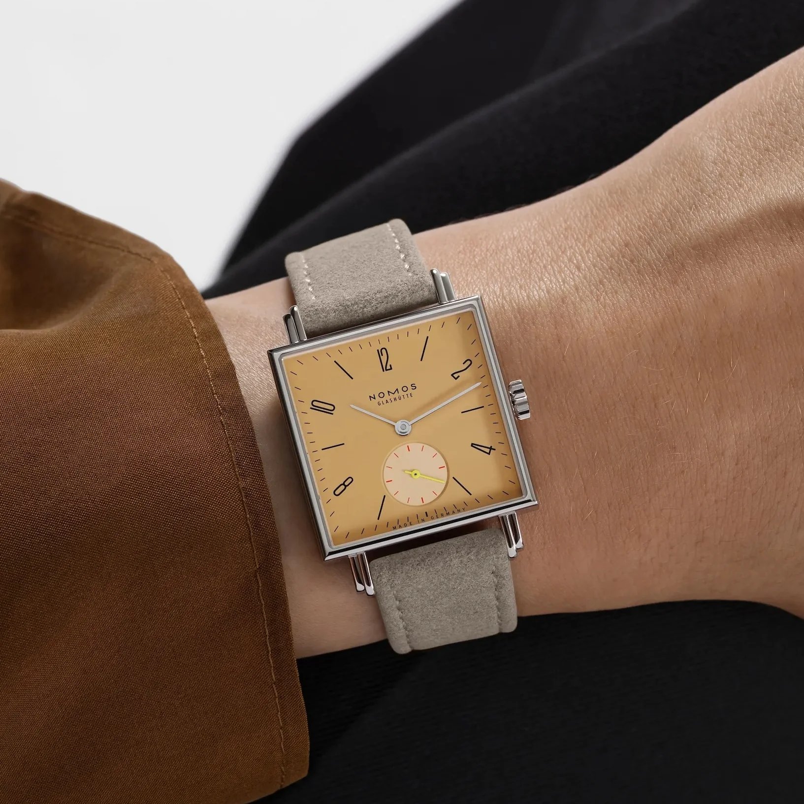 Tetra Ochra Sapphire Back 29.5mm - Ocher Yellow on Strap - Image 3