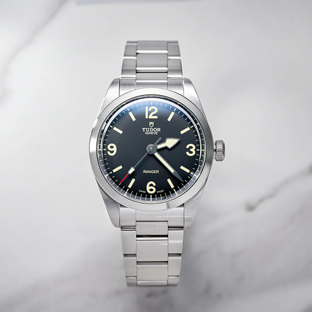 Ranger 39mm - Black on Bracelet - Image 2