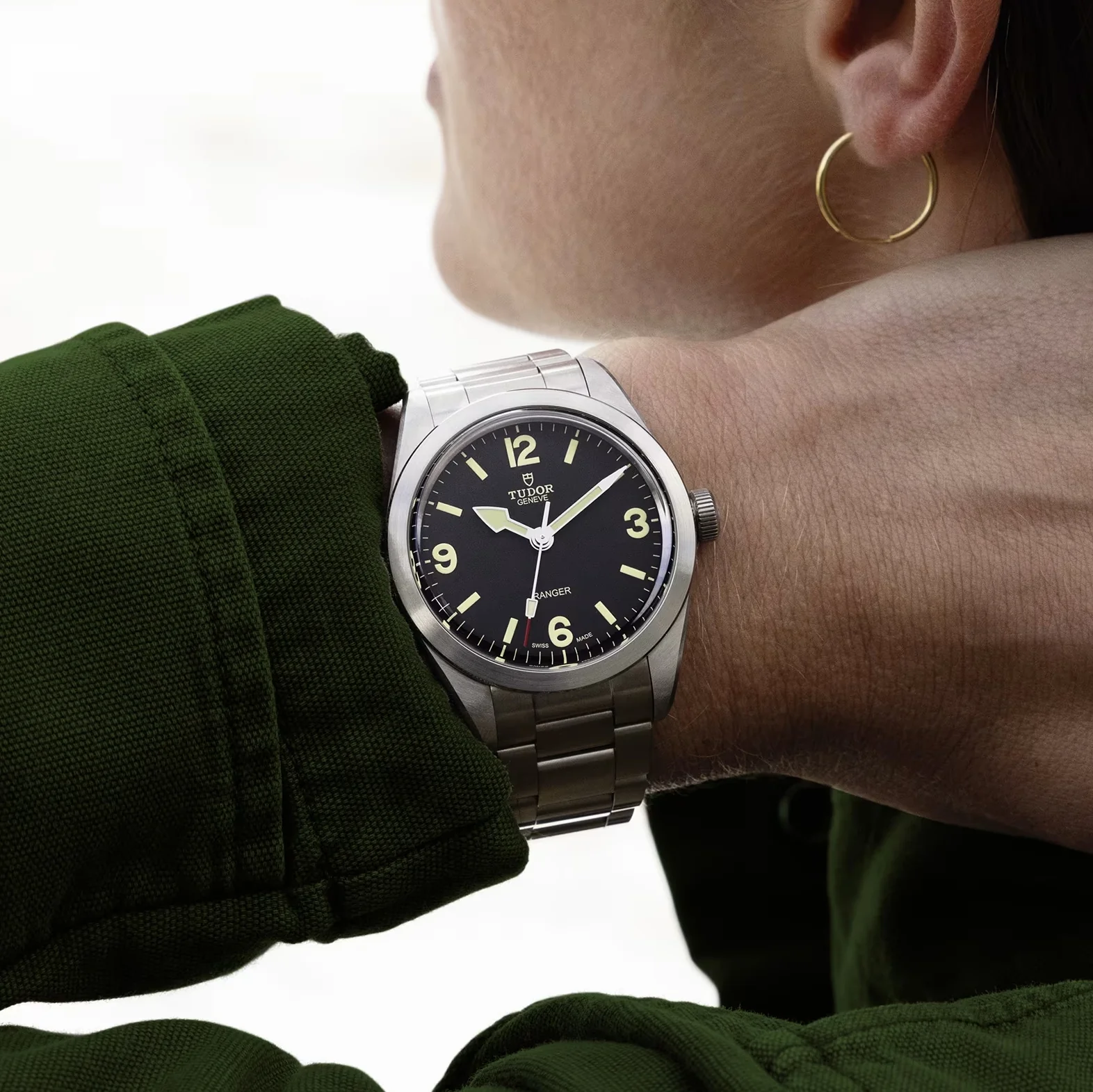 Ranger 39mm - Black on Bracelet - Image 3