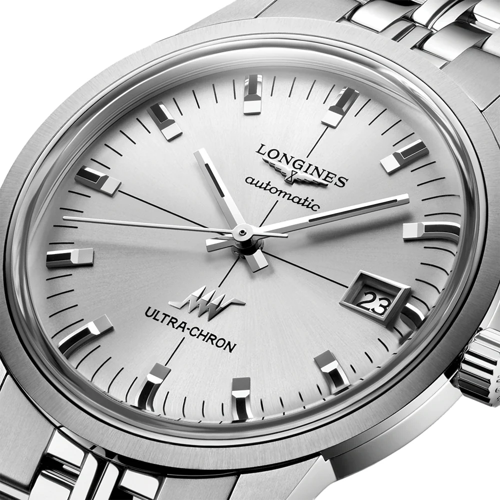 Ultra-Chron Classic 37mm - Silver on Bracelet - Image 3